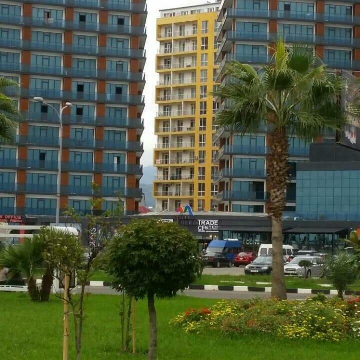 Бежевые Апартаменты Batumi Exterior photo