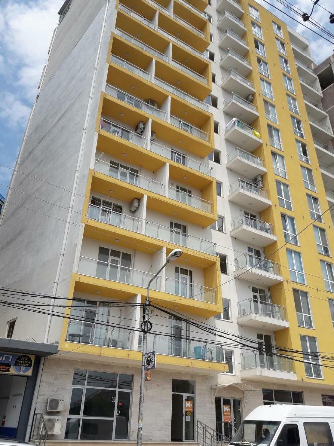 Бежевые Апартаменты Batumi Exterior photo